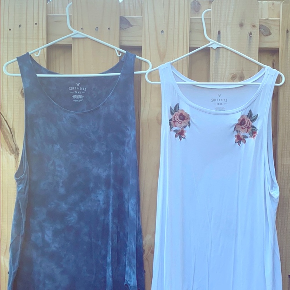 2 AE super soft sleeveless shirts